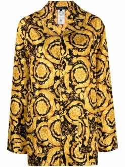 Versace chemise de pyjama en soie à imprimé baroque