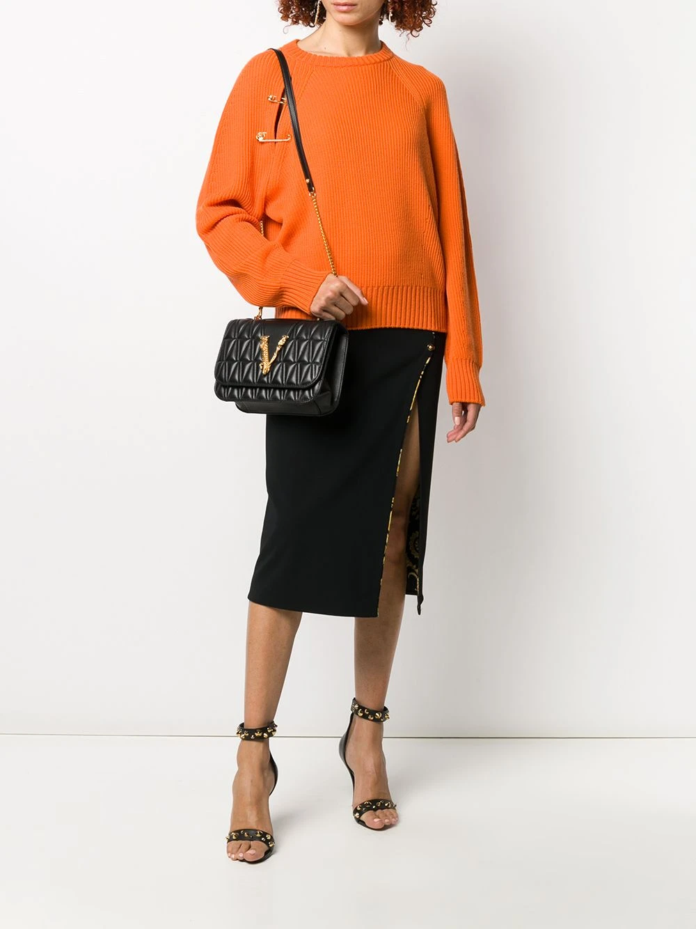 Prix Dynamité Versace Sac porté épaule matelassé Virtus sacs porté épaule femme 4 Versace sac porté épaule matelassé Virtus