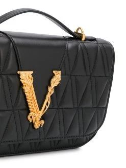 Prix Dynamité Versace Sac porté épaule matelassé Virtus sacs porté épaule femme 10 Versace sac porté épaule matelassé Virtus