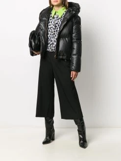 Versace doudoune à boutons embossés