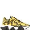 Versace baskets Squalo à motif baroque