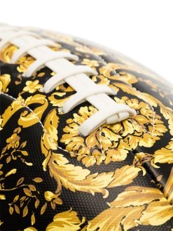 Versace ballon de rugby à imprimé baroque