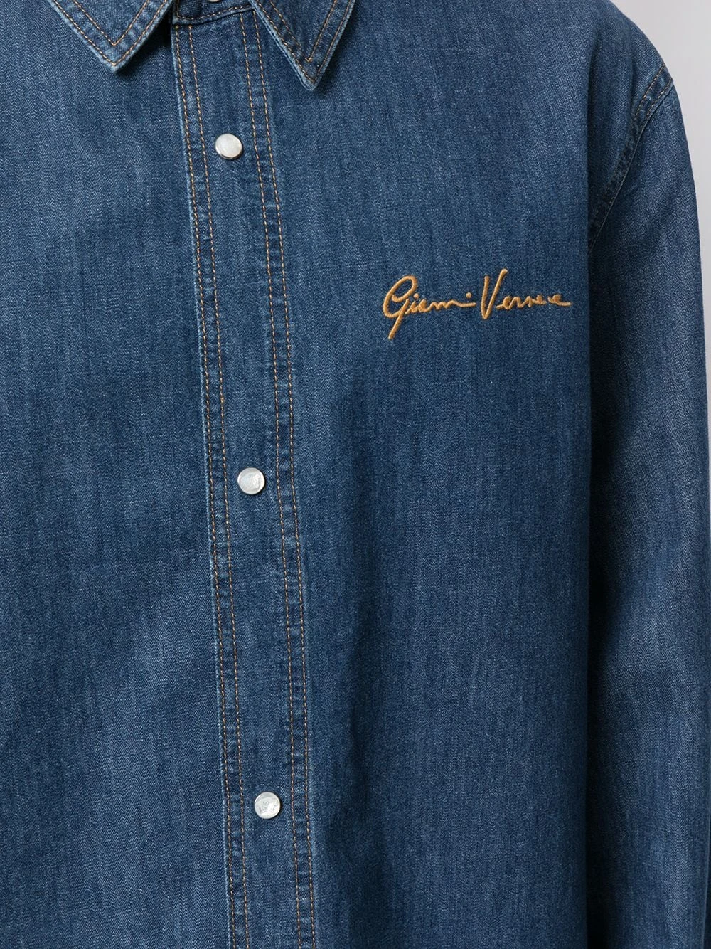 Versace Meilleure qualité Chemise en jean à logo brodé chemises femme 8 Versace chemise en jean à logo brodé