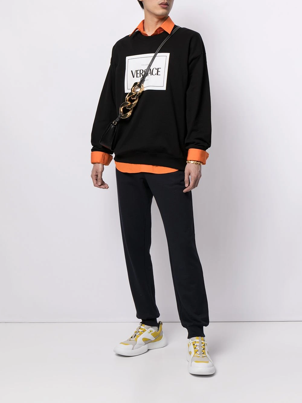 Versace Prix Cassé Pantalon de jogging à patch logo pantalons de survêtement femme 4 Versace pantalon de jogging à patch logo