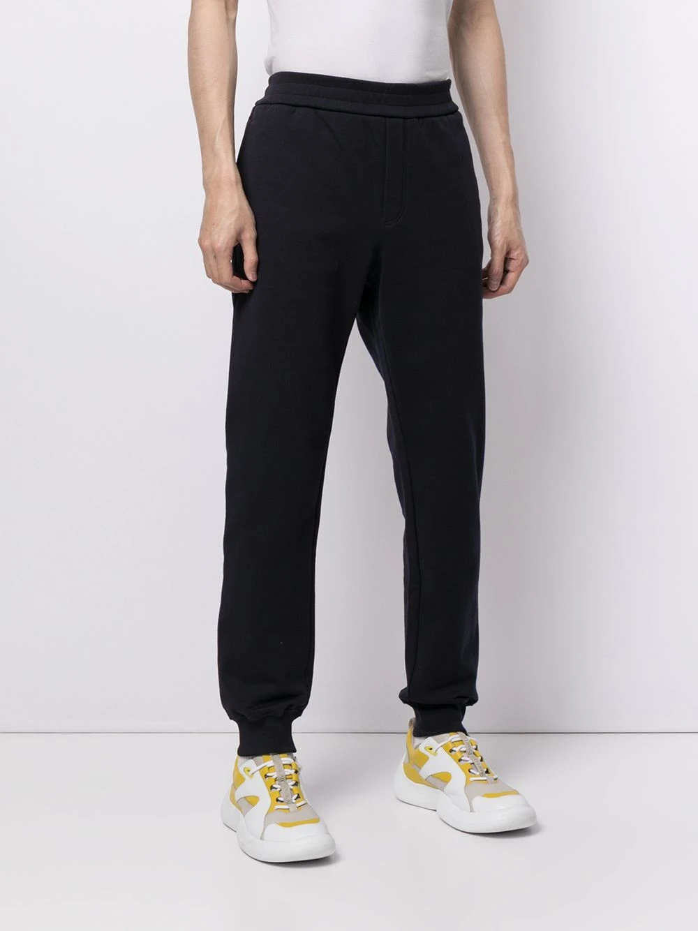 Versace Prix Cassé Pantalon de jogging à patch logo pantalons de survêtement femme 6 Versace pantalon de jogging à patch logo
