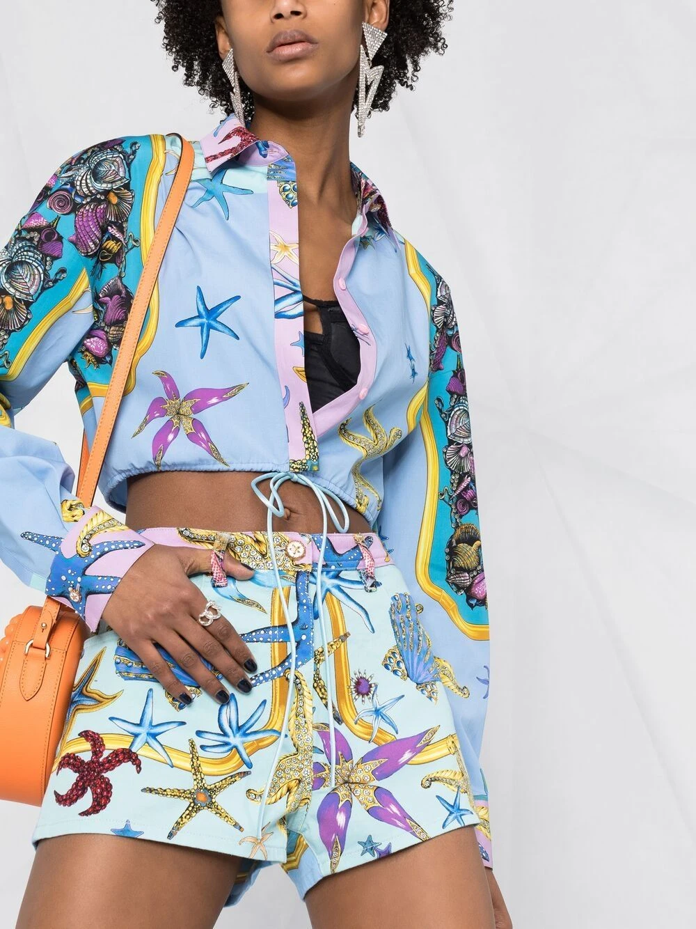 Versace Short en jean à motif graphique qualité absolue shorts courts femme 7 Versace short en jean à motif graphique