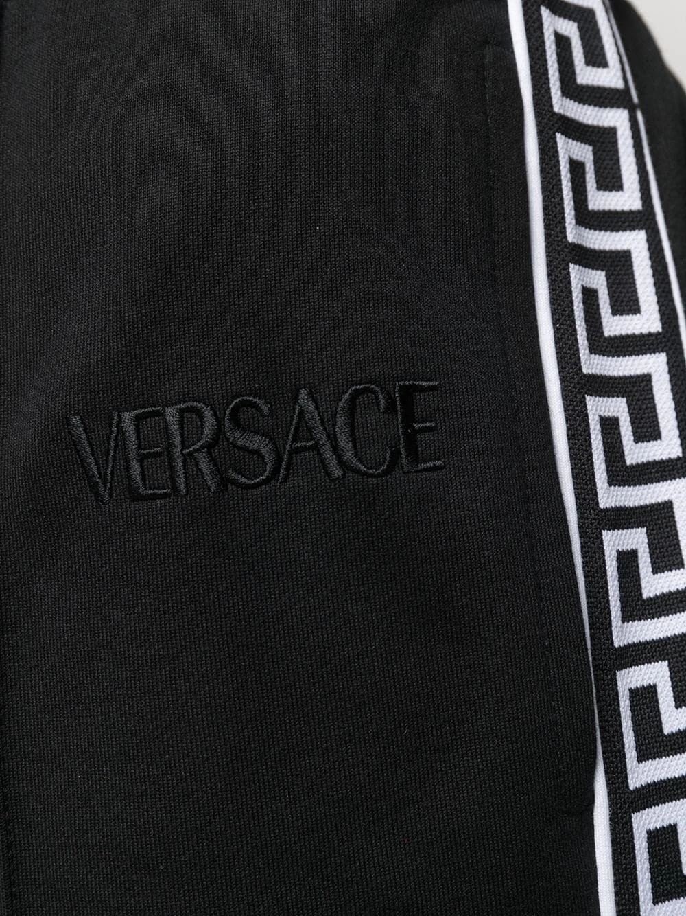 Versace Pantalon de jogging à logo brodé Assurance De l’Authenticité pantalons de survêtement homme 7 Versace pantalon de jogging à logo brodé