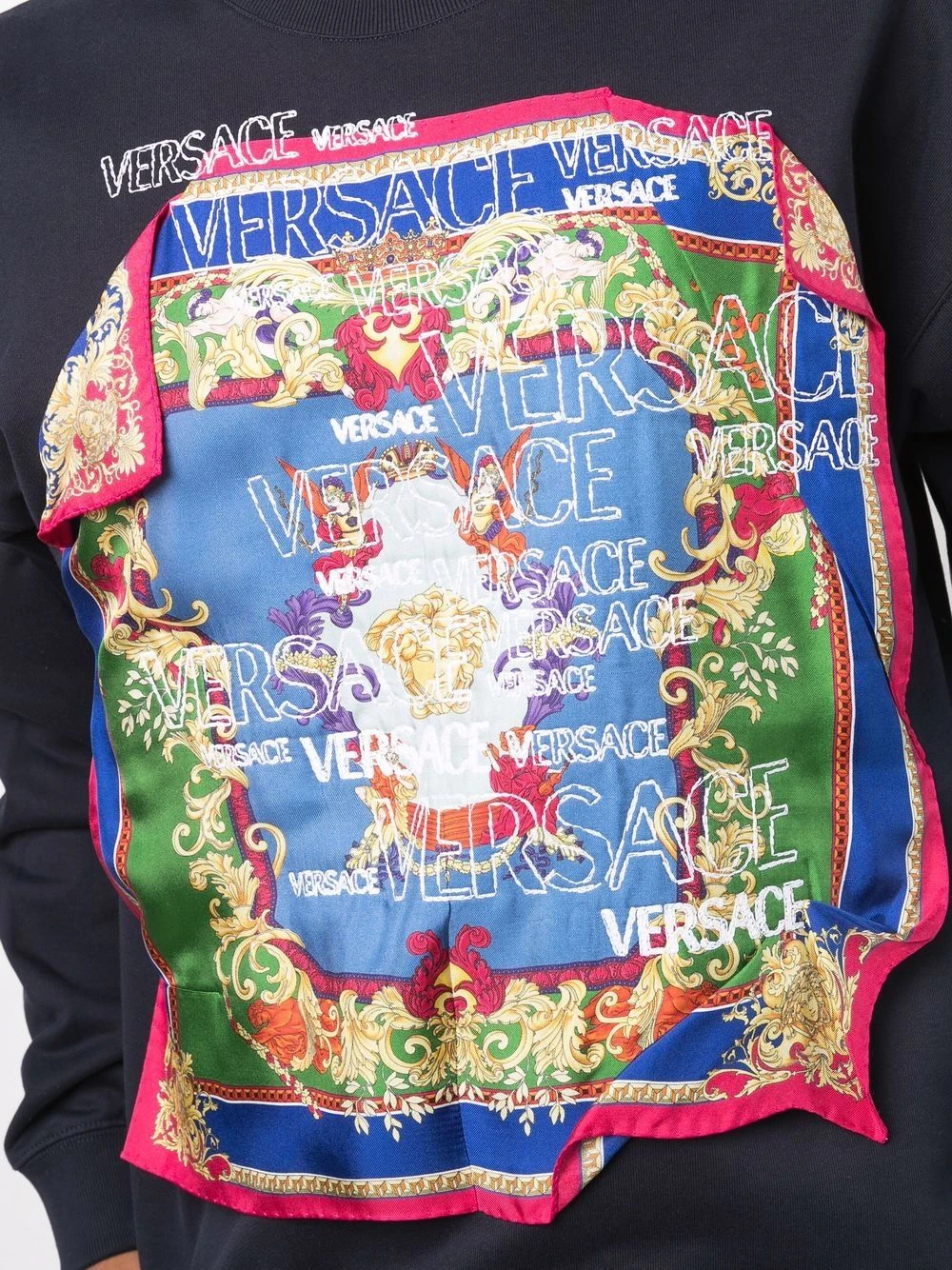 Versace Promos Sweat à détail de foulard sweats homme 7 Versace sweat à détail de foulard