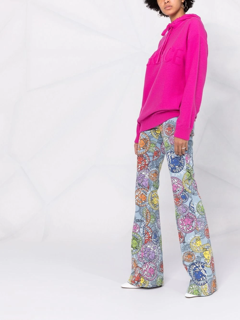 Versace Hoodie à logo texturé Discount En Ligne hoodies femme 8 Versace hoodie à logo texturé