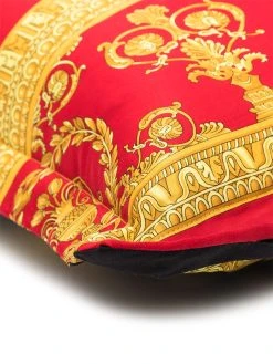 Versace coussin à motif Barocco