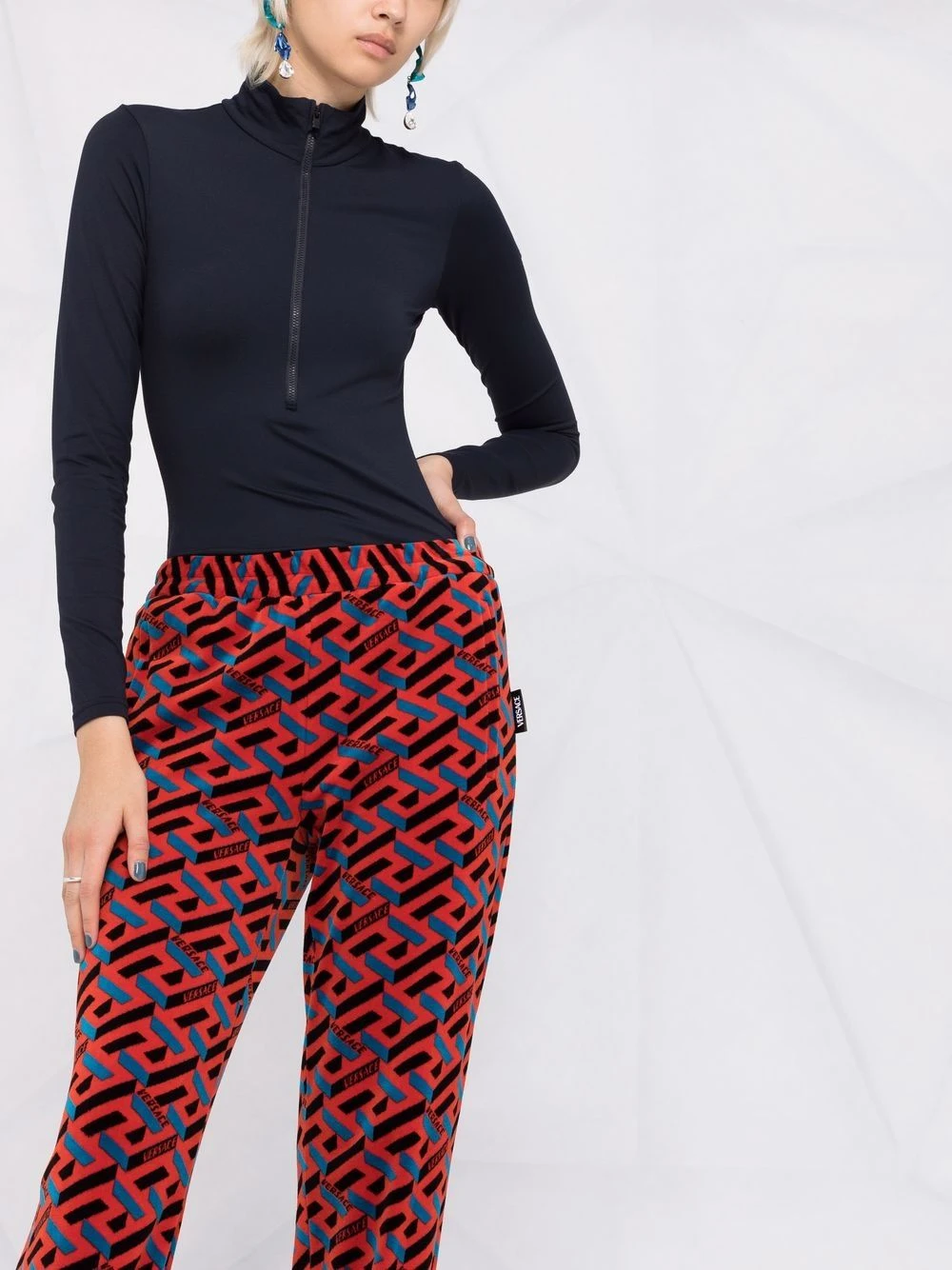 Qualité Excellente Versace Pantalon de jogging à imprimé La Greca pantalons de survêtement femme 7 Versace pantalon de jogging à imprimé La Greca
