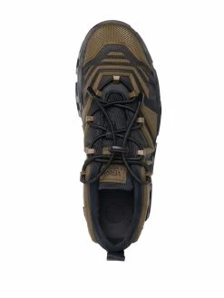 Versace baskets à semelle Greca