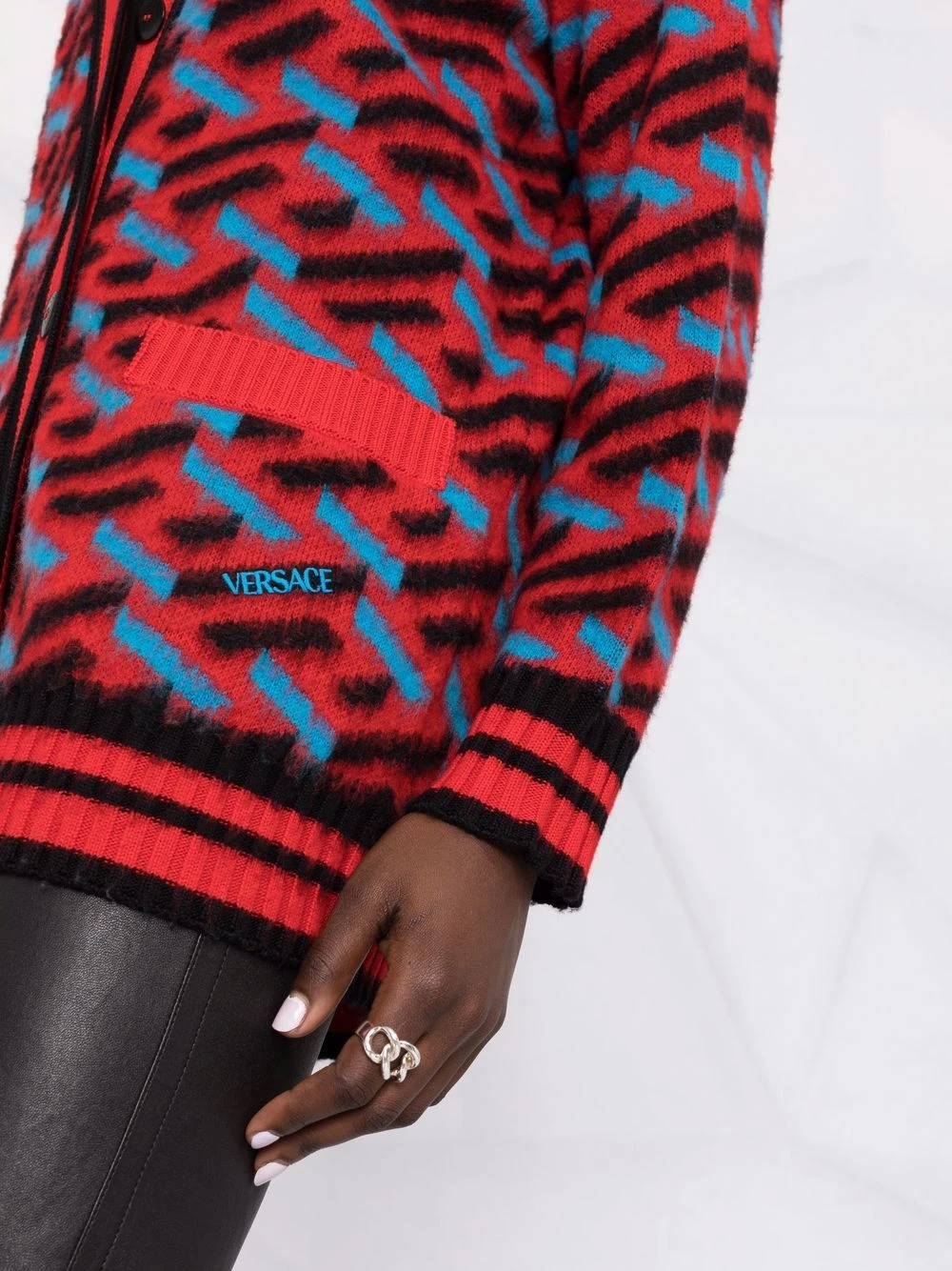 Versace Cardigan à logo intarsia Se Vend Bas Prix cardigans femme 5 Versace cardigan à logo intarsia