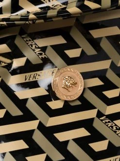 Versace Prix Sacrifiés Manteau à imprimé La Greca manteaux à simple boutonnage femme 17 Versace manteau à imprimé La Greca