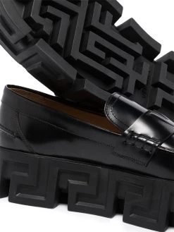 Versace mocassins à semelle Greca épaisse
