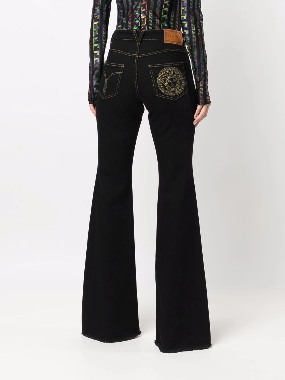 Versace Prix Incroyables Jean évasé à motif Medusa pantalons évasés femme 6 Versace jean évasé à motif Medusa