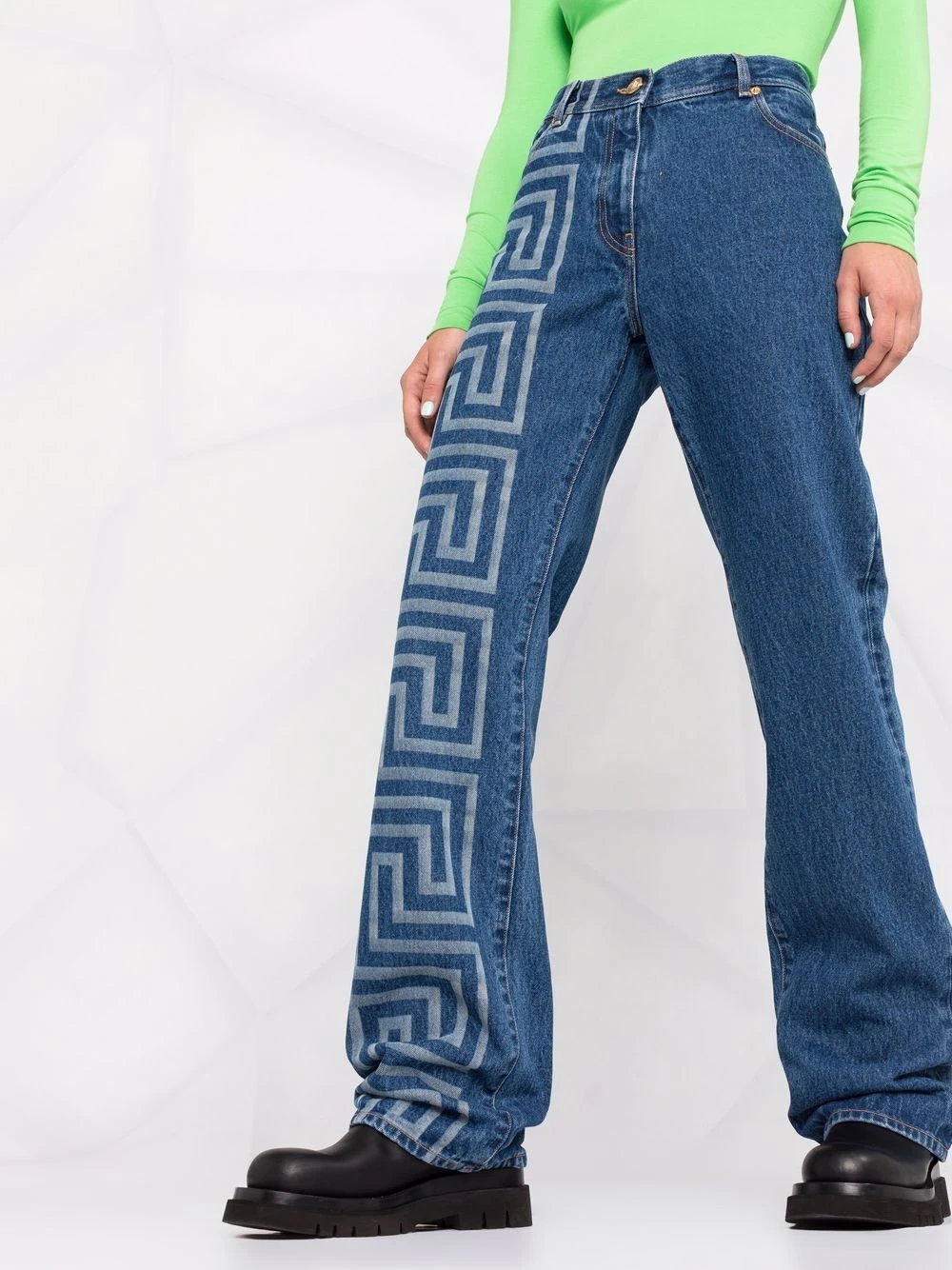 Versace Discount En Ligne Jean bootcut à imprimé Greca jeans droits femme 7 Versace jean bootcut à imprimé Greca