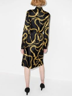 Versace robe-chemise en soie Greca Chain à taille ceinturée