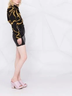 Versace Prix Jamais Vus Chemise en soie à logo imprimé chemises femme 13 Versace chemise en soie à logo imprimé