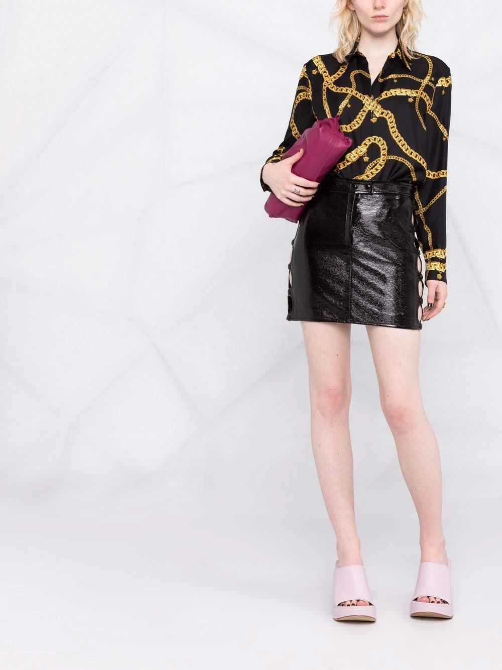 Versace Prix Jamais Vus Chemise en soie à logo imprimé chemises femme 4 Versace chemise en soie à logo imprimé