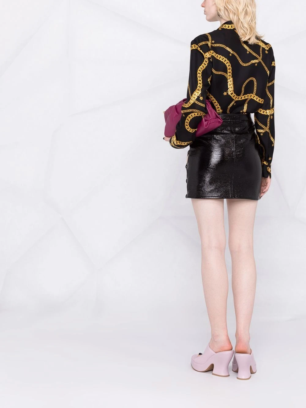 Versace Prix Jamais Vus Chemise en soie à logo imprimé chemises femme 6 Versace chemise en soie à logo imprimé