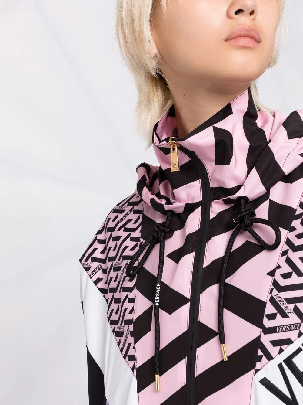 Un Tarif Préférentiel Versace Veste de sport colour block doudounes femme 7 Versace veste de sport colour block