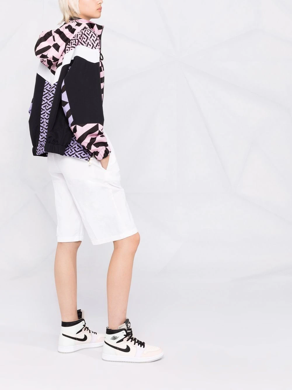 Un Tarif Préférentiel Versace Veste de sport colour block doudounes femme 8 Versace veste de sport colour block