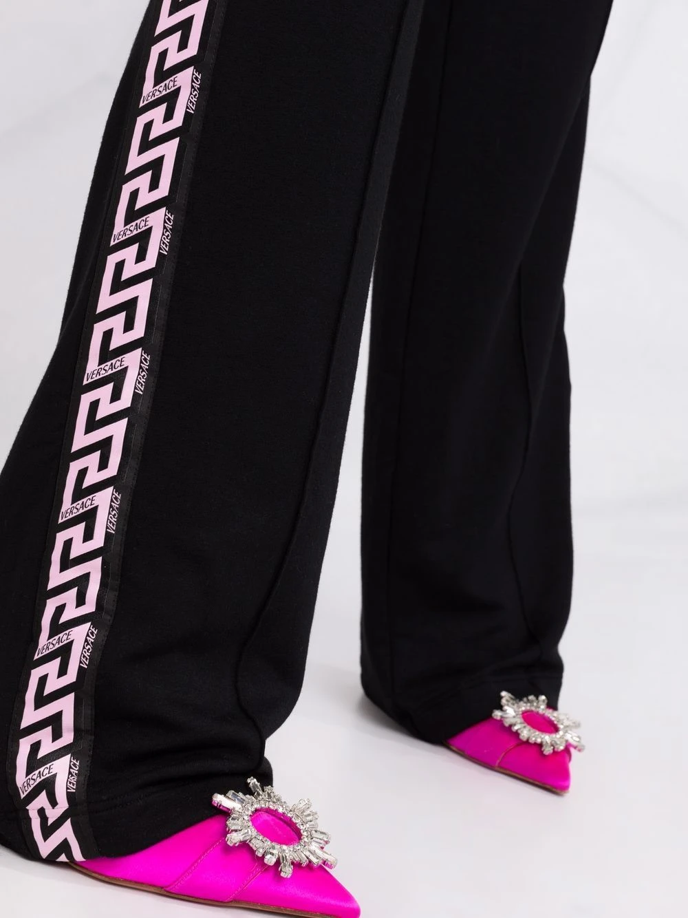 En promotion Versace Pantalon de jogging à bandes Greca pantalons de survêtement femme 5 Versace pantalon de jogging à bandes Greca