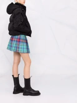 Versace Prix d’Amis Doudoune à logo imprimé doudounes femme 13 Versace doudoune à logo imprimé