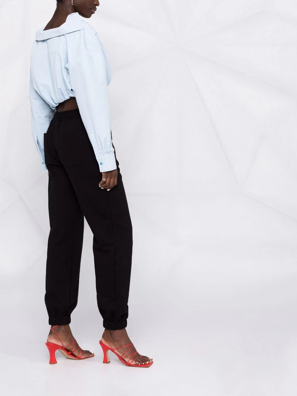 Versace Pantalon de jogging à logo appliqué Prix Dégriffé pantalons de survêtement femme 6 Versace pantalon de jogging à logo appliqué