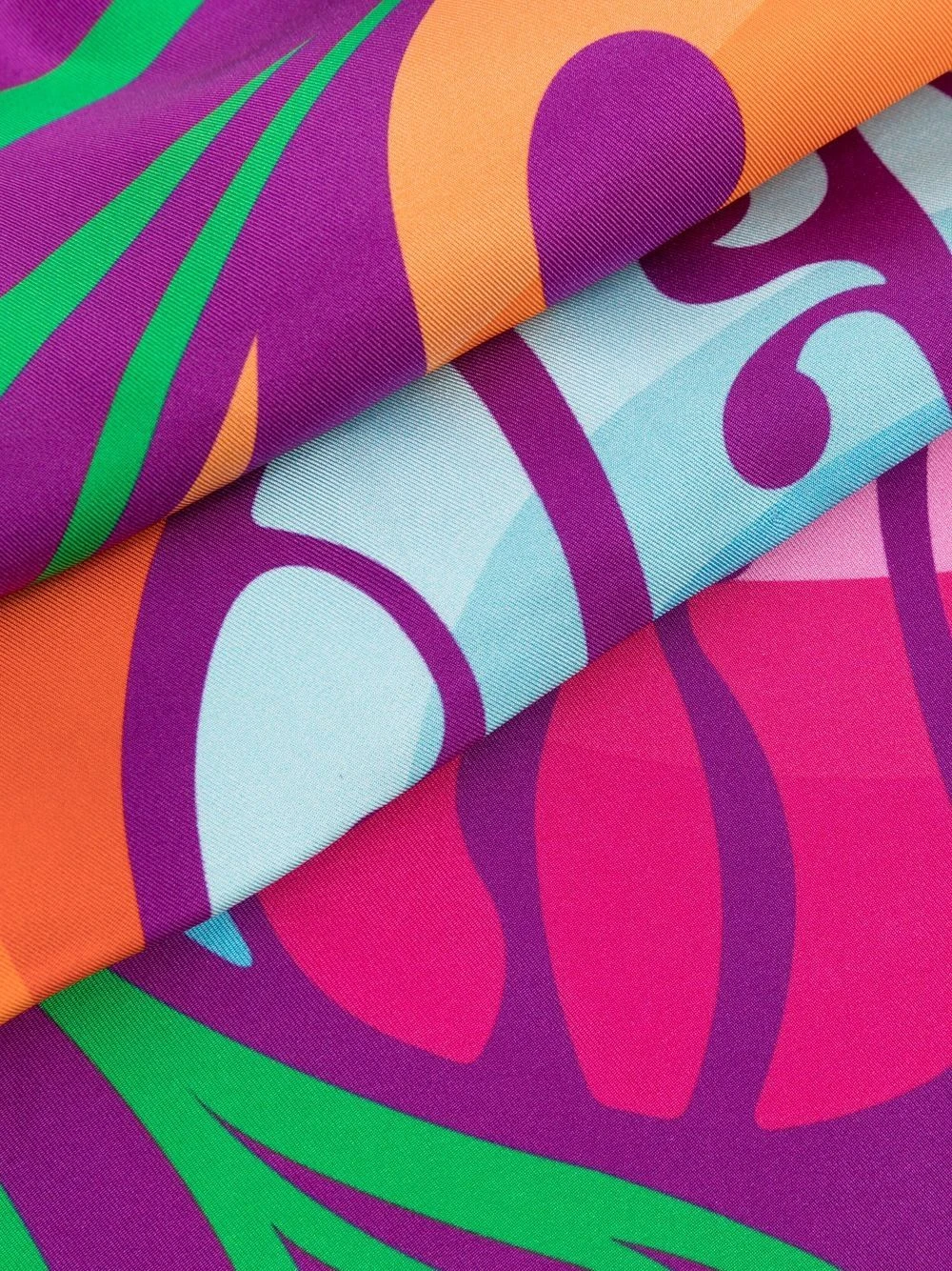 Versace Qualité garantie 100% écharpe en soie à imprimé graphique Écharpes femme 5 Versace écharpe en soie à imprimé graphique