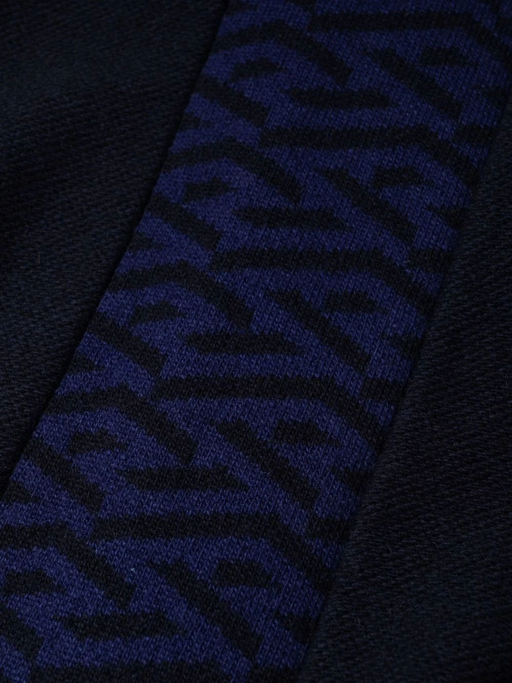 Versace Pantalon de jogging à bandes La Greca Prix Refroidis pantalons de survêtement homme 8 Versace pantalon de jogging à bandes La Greca