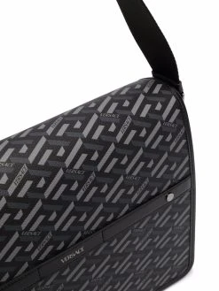 Versace Sac porté épaule en cuir à logo imprimé Petit Prix sacs porté épaule homme 10 Versace sac porté épaule en cuir à logo imprimé