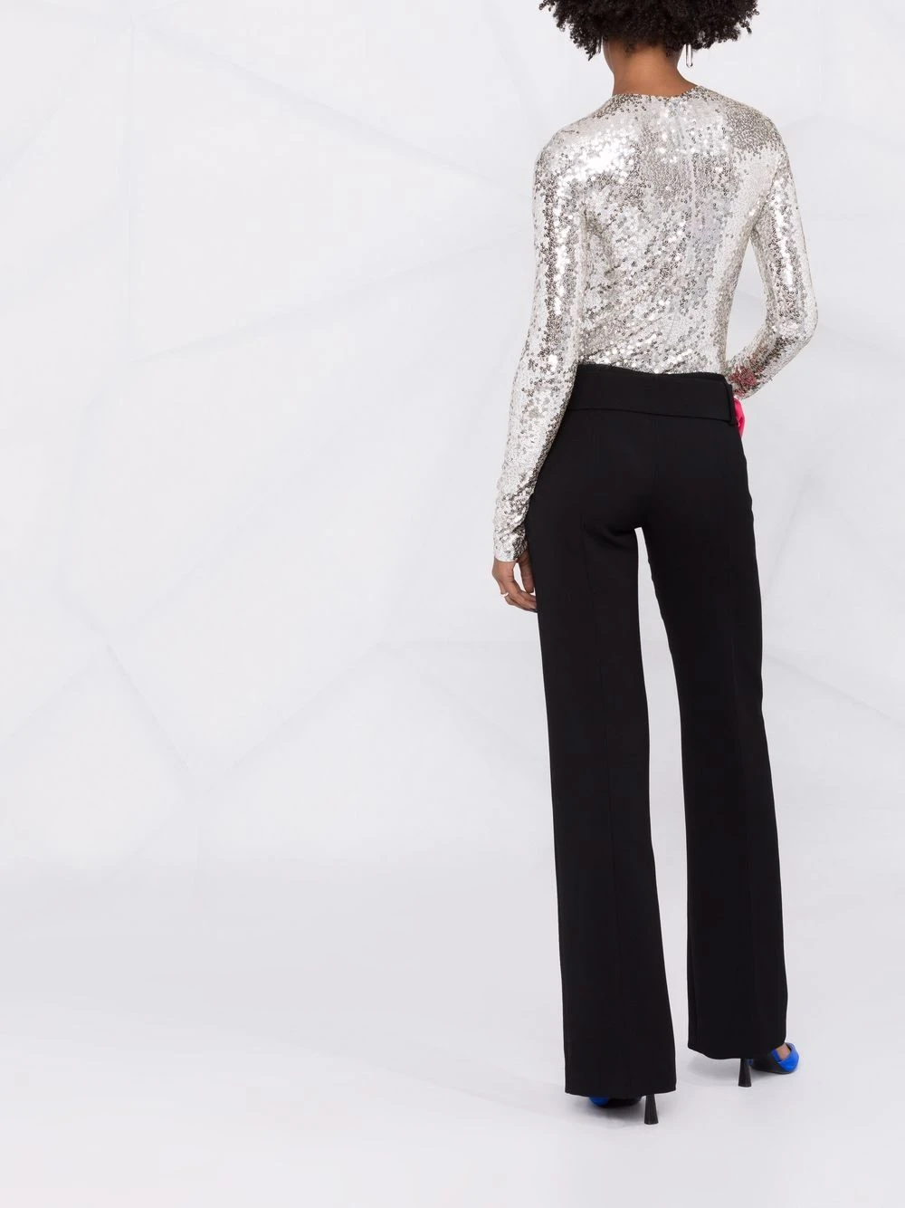 Versace Pantalon ceinturé à fentes sur le devant 50% Off De Vente pantalons taille haute femme 8 Versace pantalon ceinturé à fentes sur le devant