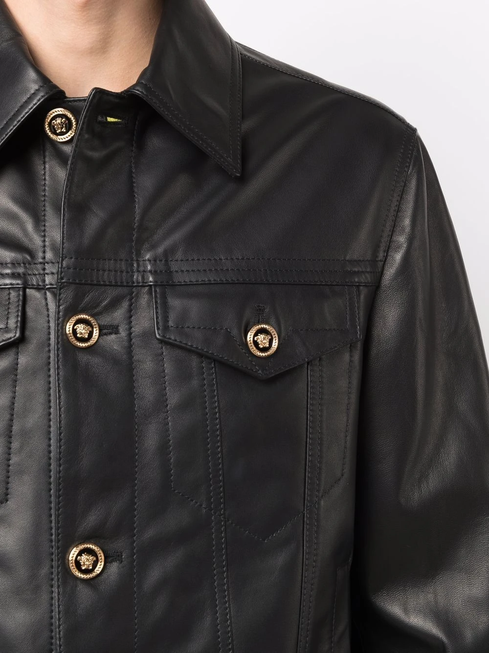 Versace Prix Avantageux Veste en cuir à boutonnière vestes en cuir homme 7 Versace veste en cuir à boutonnière