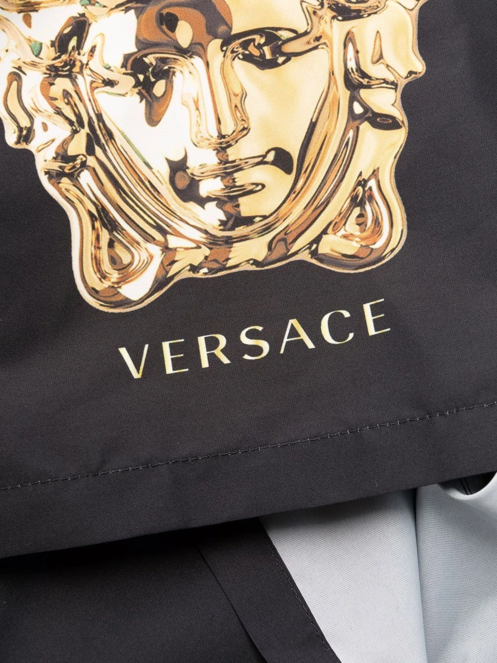 Rabais Versace Short de bain à imprimé Medusa shorts de bain homme 5 Versace short de bain à imprimé Medusa